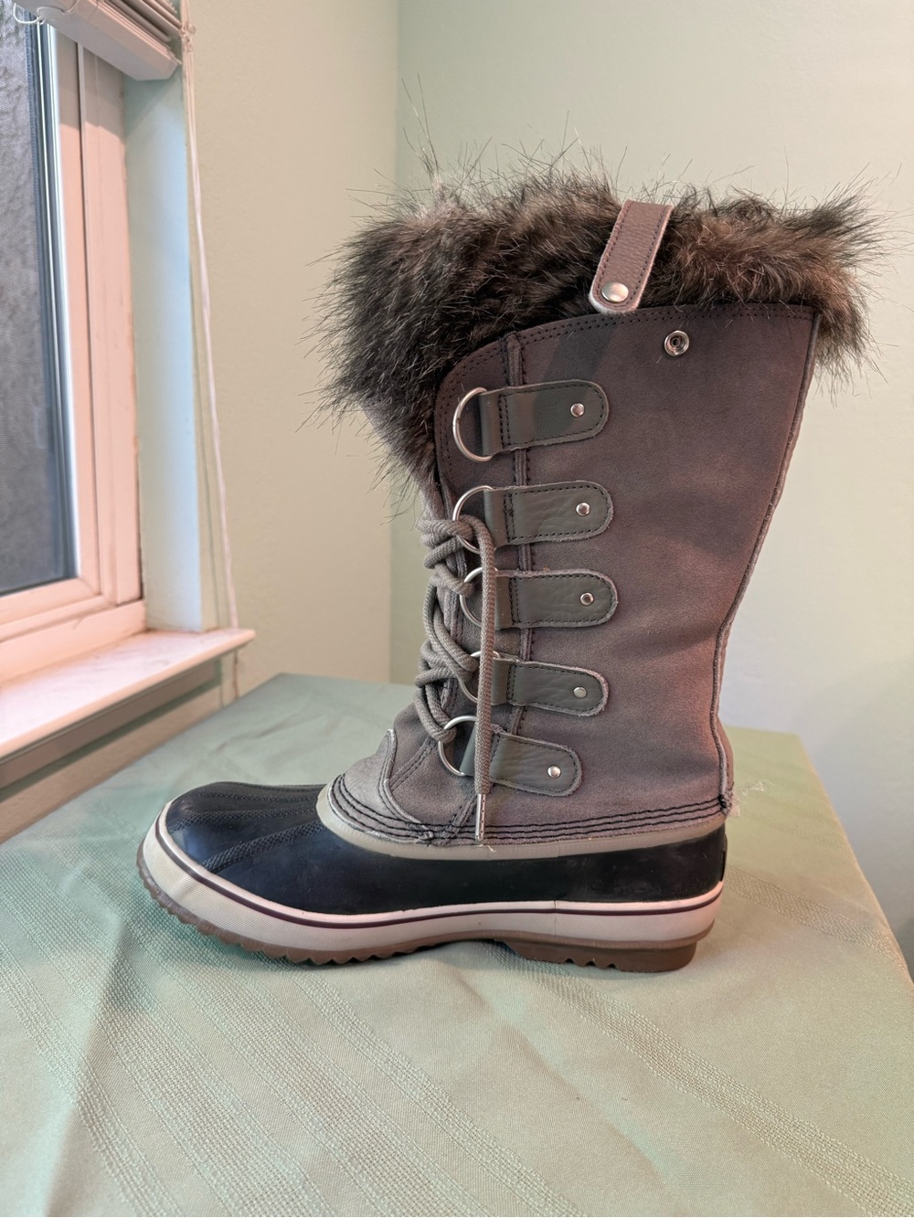 Sorel Joan of Arctic Boots 10.5 Gray Suede Waterproof Leather Winter Insulated